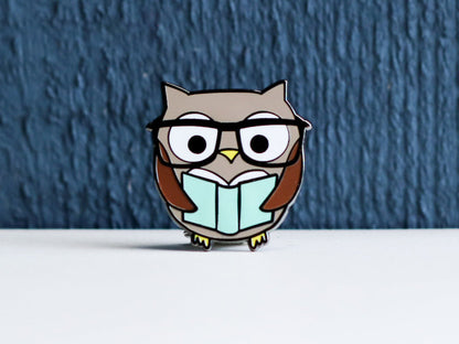 Owl Reading Pin - CVP1065OWLR
